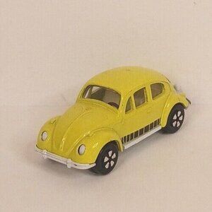 PlayArt Volkswagon VW Beetle Sedan Diecast 1:64 Vintage Yellow Hong Kong